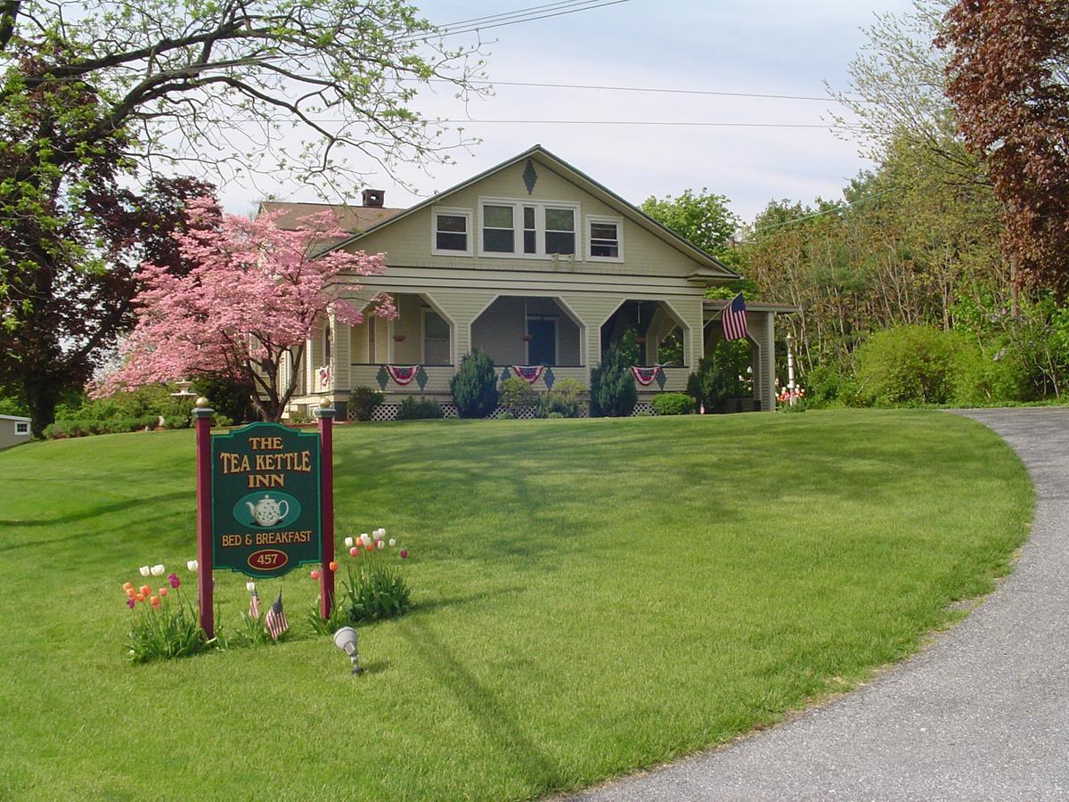 The Tea Kettle Inn Manheim Exterior photo